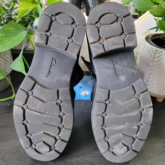 Clarks Boot - Picture 3 of 8